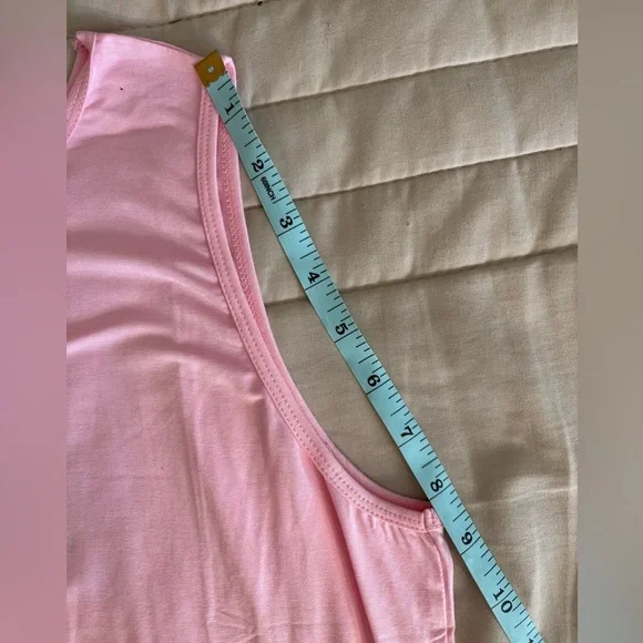 NWT Pink Twist-Front Sleeveless crop Top - Picture 6 of 8